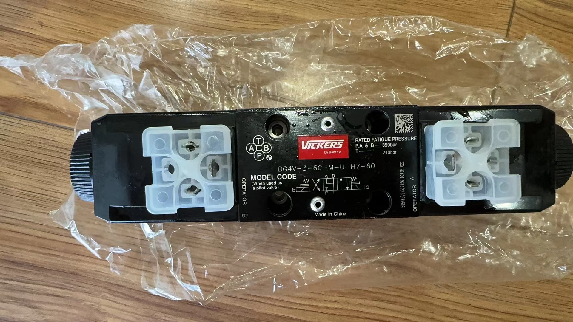 Vickers Solenoid Valve DG4V-3-6C-M-U-H7-60