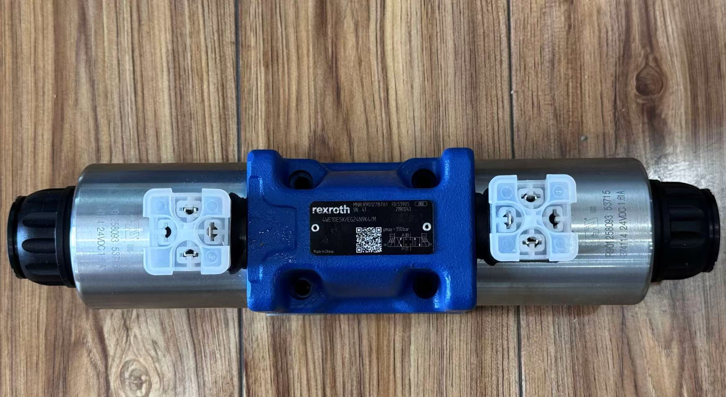 Rexroth 4WE10E50/EG24N9K4/M Solenoid Directional Control Valve